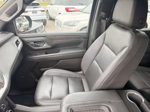 Used 2023 Chevrolet Tahoe LT w/ Luxury Package RWD image 16