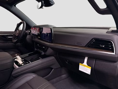 New 2026 Chevrolet Suburban High Country AWD/4WD image 34