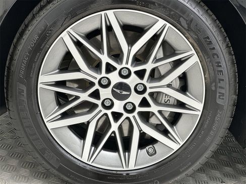 Certified 2025 Genesis G80 2.5T image 10