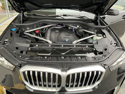 Certified 2025 BMW X5 xDrive40i w/ Executive Package image 16