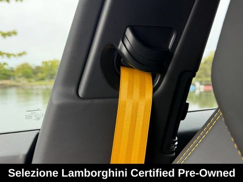 Used 2023 Lamborghini Urus Performante AWD/4WD image 43