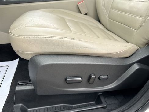 Used 2017 Ford Escape Titanium image 12