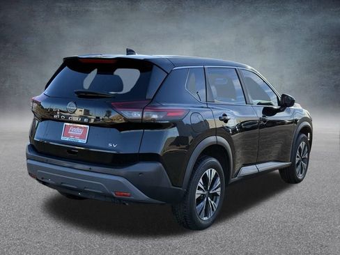 Used 2023 Nissan Rogue SV image 3