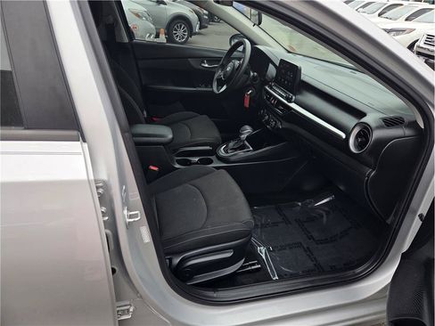 Used 2021 Kia Forte LXS FWD image 23