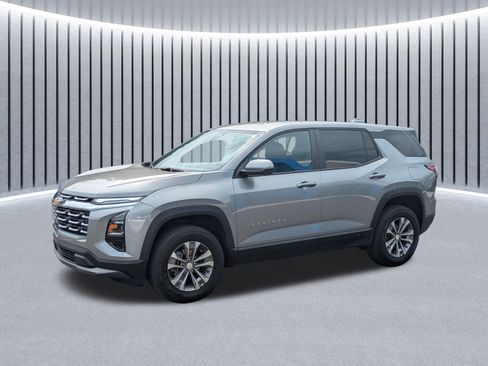 Used 2026 Chevrolet Equinox LT w/ Convenience Package II FWD image 11