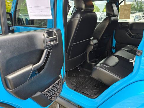 Used 2017 Jeep Wrangler Unlimited Sahara AWD/4WD image 24