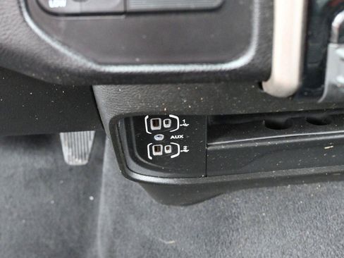 Used 2024 RAM 2500 Laramie AWD/4WD image 21