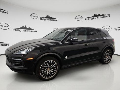 Used 2023 Porsche Cayenne Platinum Edition AWD/4WD image 2