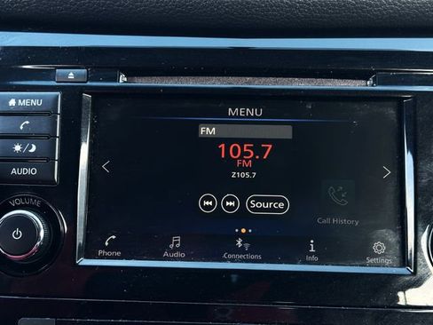 Used 2018 Nissan Rogue SV image 23