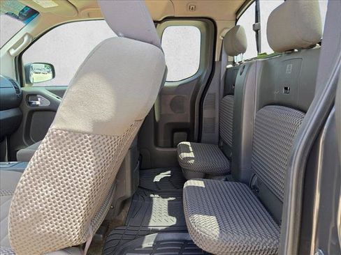 Used 2013 Nissan Frontier SV RWD image 17