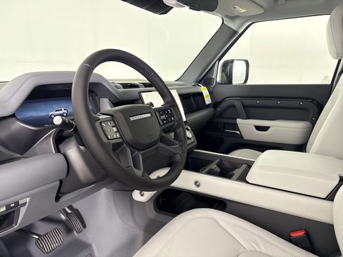 New 2026 Land Rover Defender 110 X-Dynamic SE AWD/4WD image 4