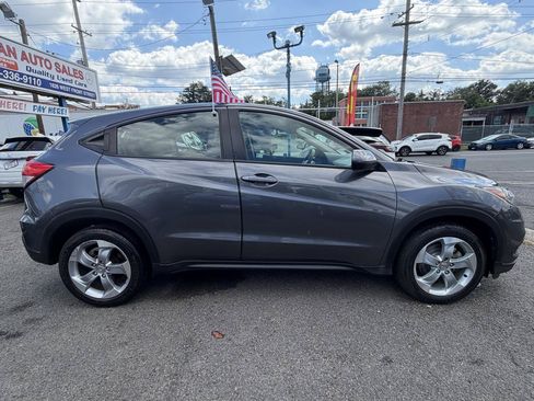 Used 2022 Honda HR-V LX image 8
