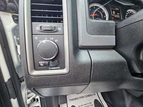 Used 2015 RAM 2500 Tradesman w/ Chrome Appearance Group AWD/4WD image 8