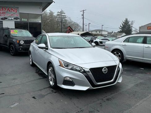 Used 2020 Nissan Altima 2.5 S image 3