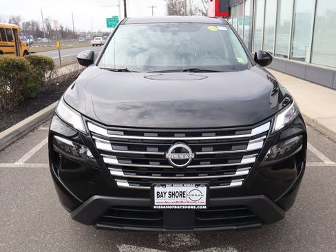 Certified 2025 Nissan Rogue SV AWD/4WD image 5