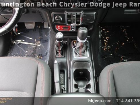 Used 2021 Jeep Wrangler Unlimited Rubicon image 12