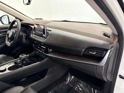 Used 2021 Nissan Rogue SL AWD/4WD image 16