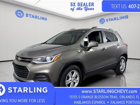 Used 2021 Chevrolet Trax LT w/ LT Convenience Package image 1