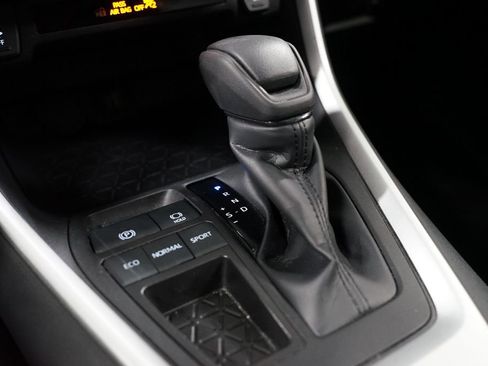 Certified 2025 Toyota RAV4 LE image 21