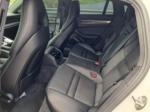 Used 2023 Porsche Panamera Platinum Edition image 21