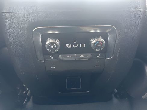 Used 2025 GMC Yukon Denali image 13