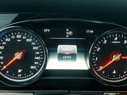 Used 2017 Mercedes-Benz E 300 4MATIC image 7