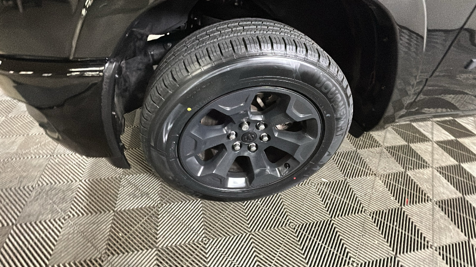 Used 2025 RAM 1500 Big Horn AWD/4WD image 11