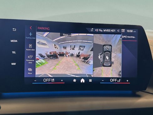 Used 2026 BMW M235i xDrive w/ Technology Package image 17