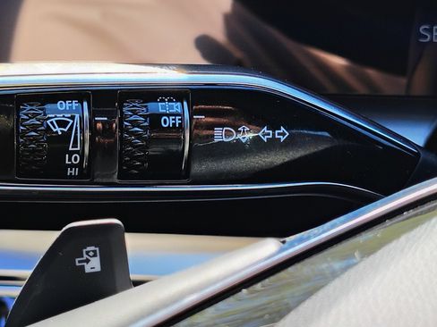 New 2026 Cadillac Lyriq Premium Luxury image 18