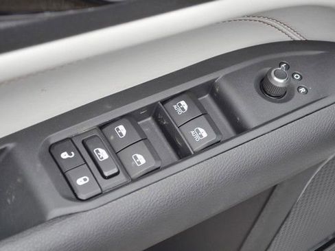 New 2026 Jeep Compass Limited w/ Sun, Sound & Navigation Group image 13