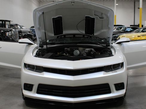 Used 2014 Chevrolet Camaro SS w/ RS Package RWD image 33
