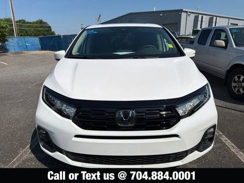 Used 2025 Honda Odyssey Touring image 1