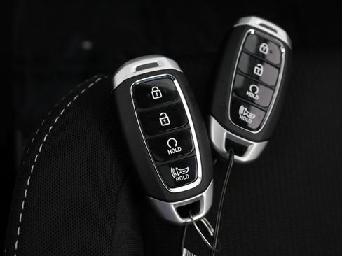 Certified 2026 Hyundai Venue SEL FWD image 31