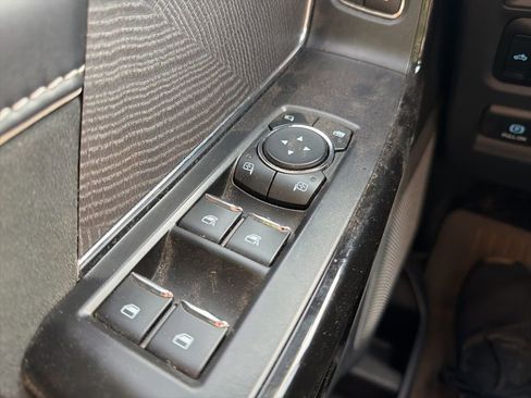 Used 2023 Ford F150 Lightning Platinum AWD/4WD image 18