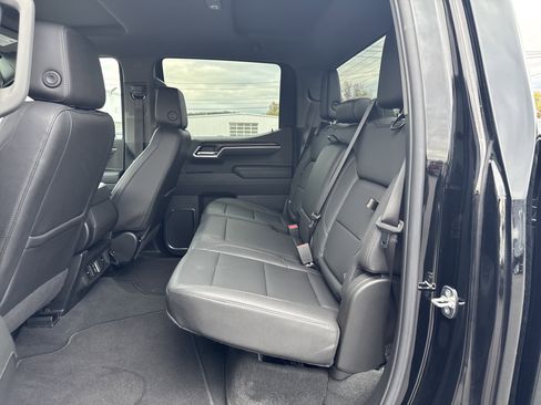 Used 2024 GMC Sierra 1500 SLT image 13