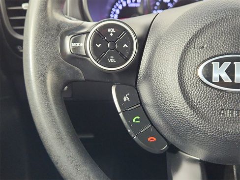 Used 2014 Kia Soul + image 17
