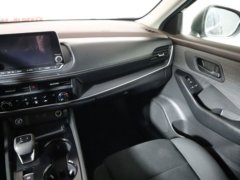 Used 2023 Nissan Rogue S image 27