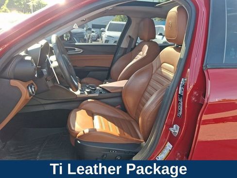Used 2018 Alfa Romeo Giulia Ti Sport w/ Quick Order Package 22S Sport AWD/4WD image 2
