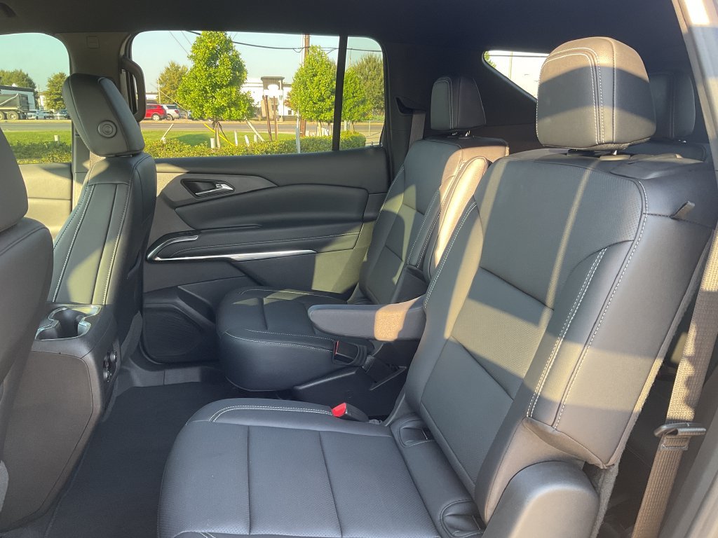 Used 2026 Chevrolet Traverse LT FWD image 15