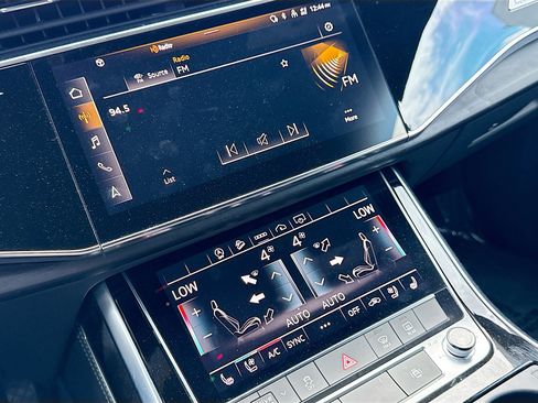 Used 2023 Audi Q8 Premium Plus image 27