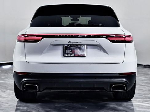 Used 2022 Porsche Cayenne AWD/4WD image 8