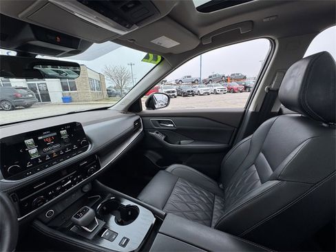 Used 2022 Nissan Rogue Platinum w/ Head-Up Display Package image 29