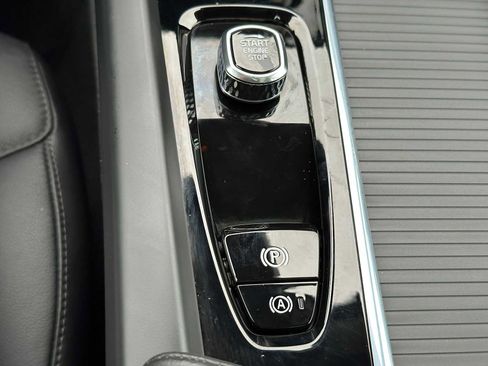 Used 2025 Volvo XC60 B5 Core w/ Protection Package Premier image 31