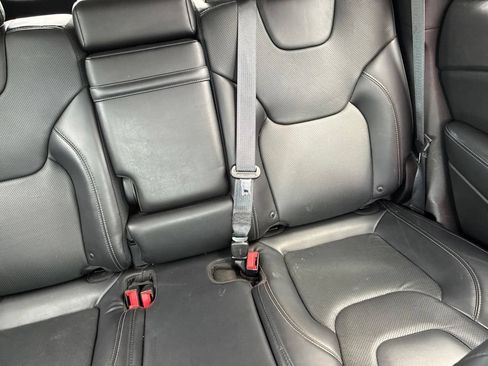 Used 2019 Jeep Cherokee Limited AWD/4WD image 15