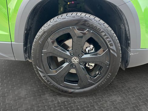 Certified 2026 Volkswagen Taos SE AWD/4WD image 17