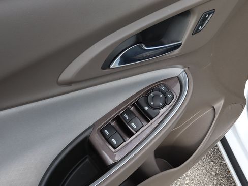 Used 2021 Chevrolet Malibu LT FWD image 14