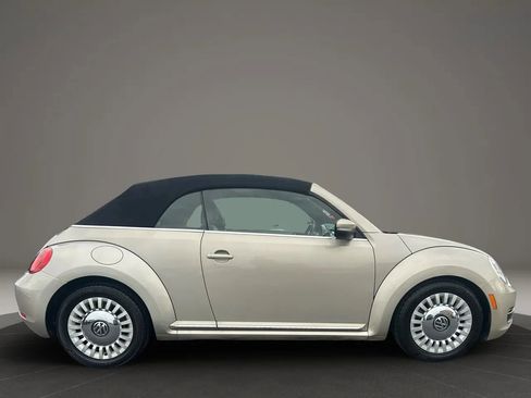 Used 2013 Volkswagen Beetle 2.5 image 4