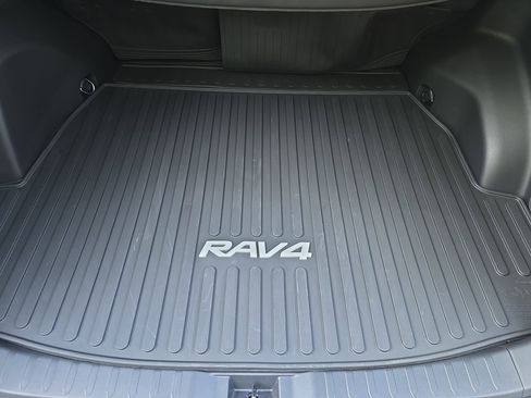 Used 2025 Toyota RAV4 XLE w/ Convenience Package image 12