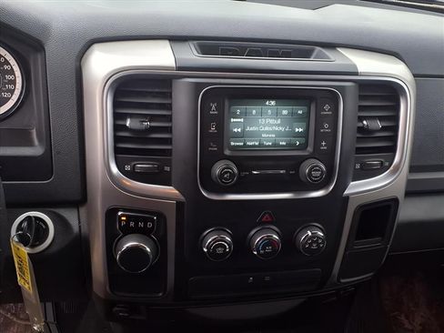 Used 2019 RAM 1500 Classic SLT image 8