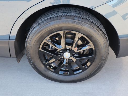Used 2024 Chevrolet Equinox LT image 10